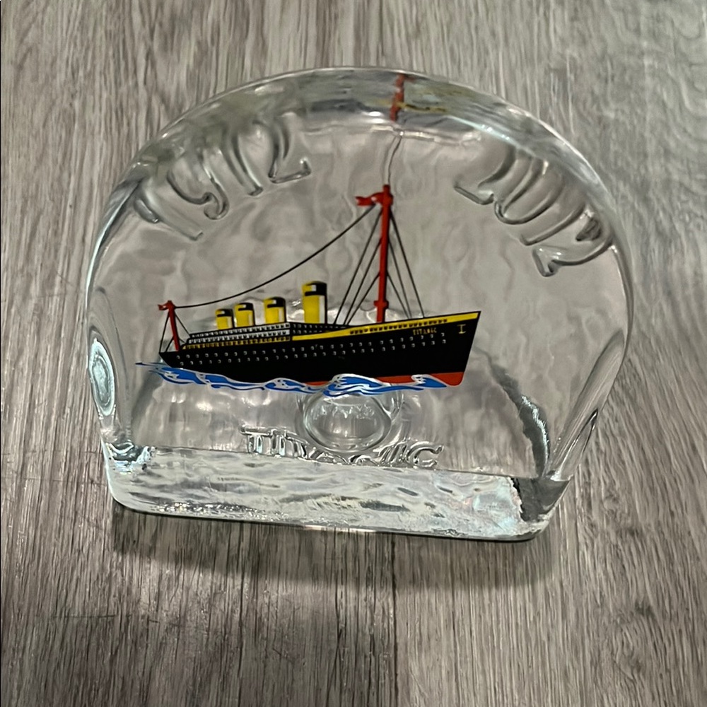 Glass Art Piece with Titanic ship ❤️